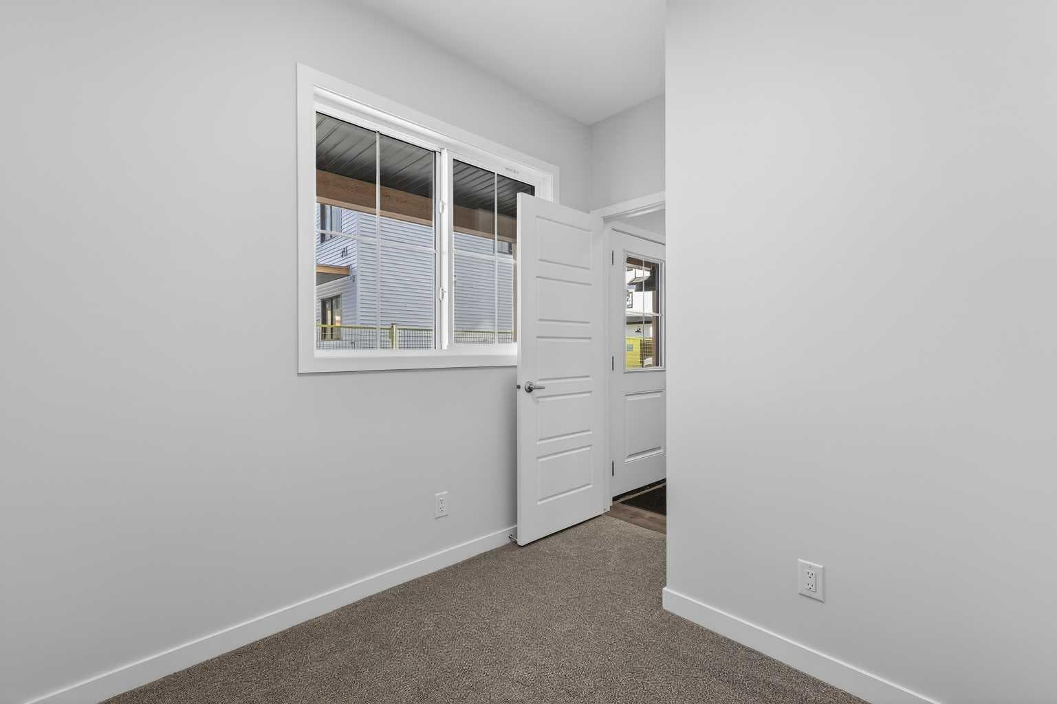172 Hotchkiss Common SE
