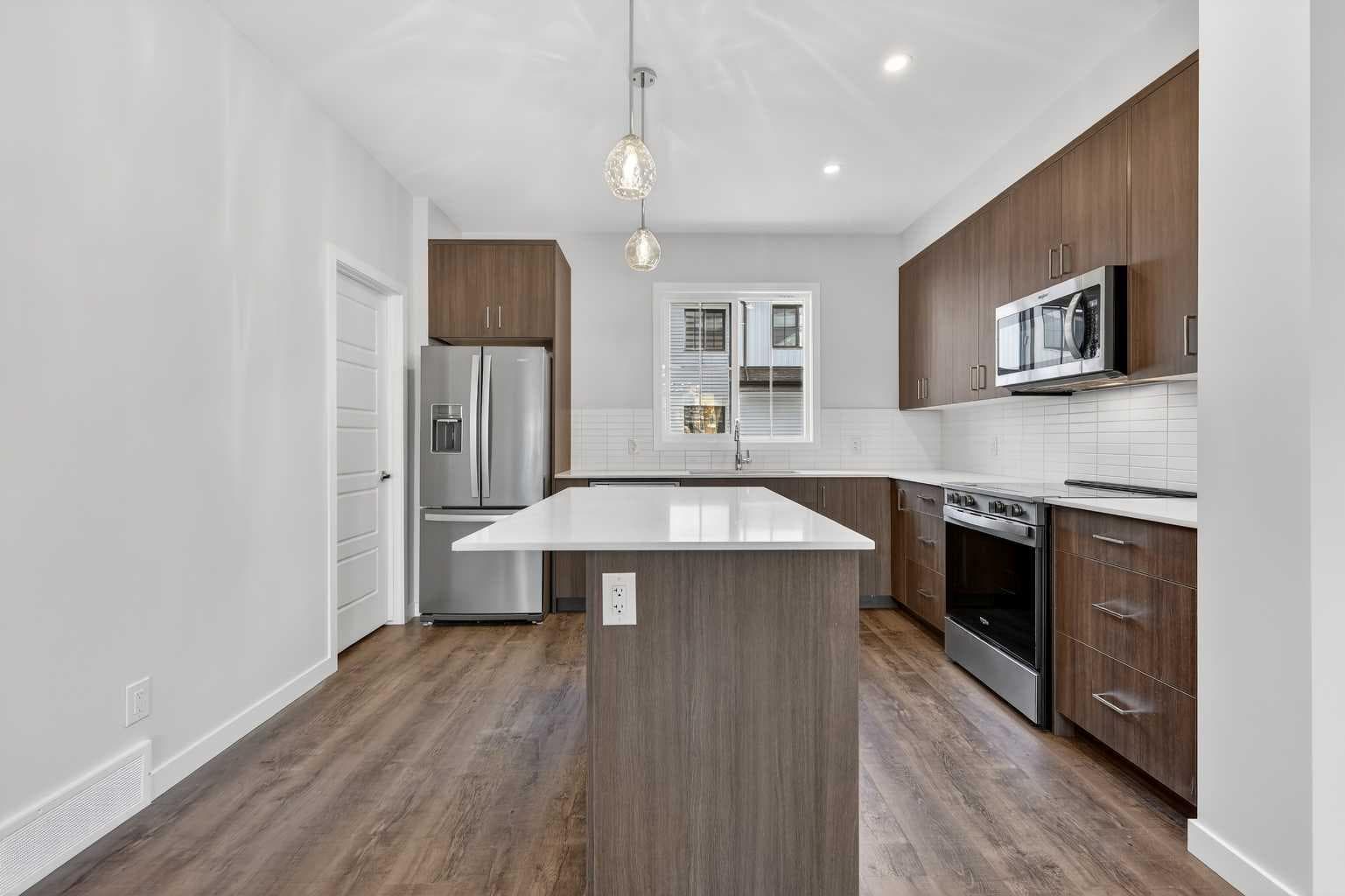 172 Hotchkiss Common SE