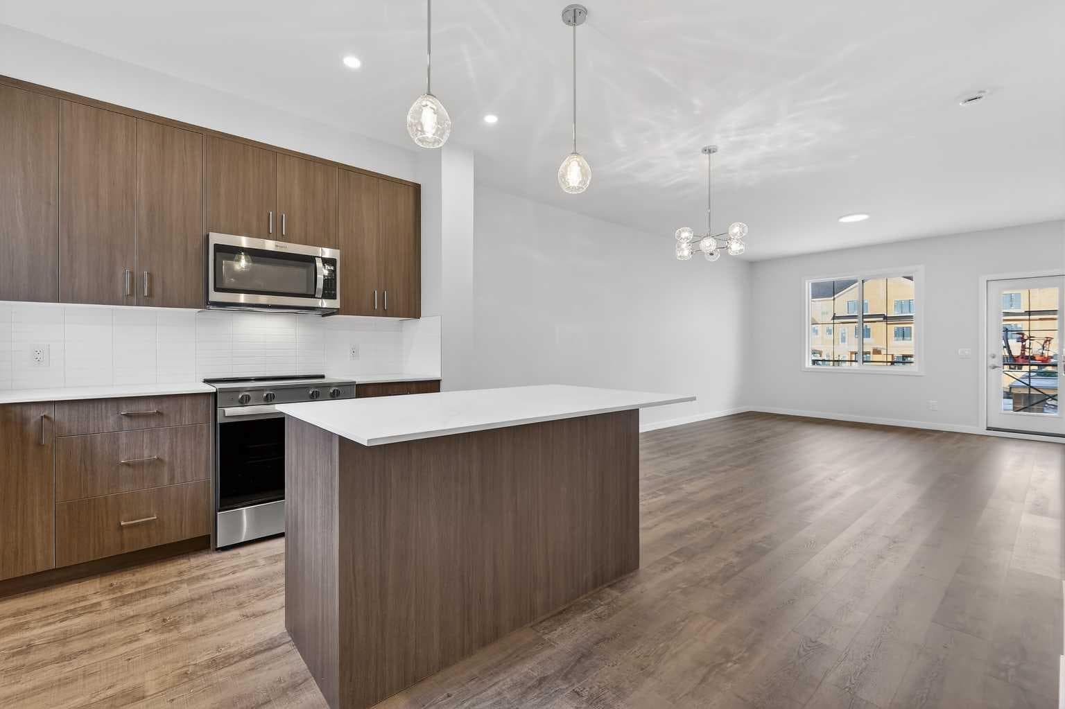 172 Hotchkiss Common SE