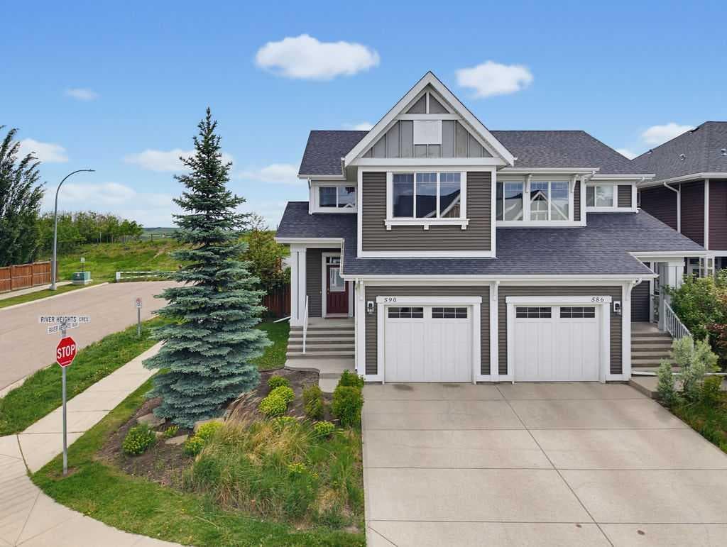 590 River Heights Crescent 