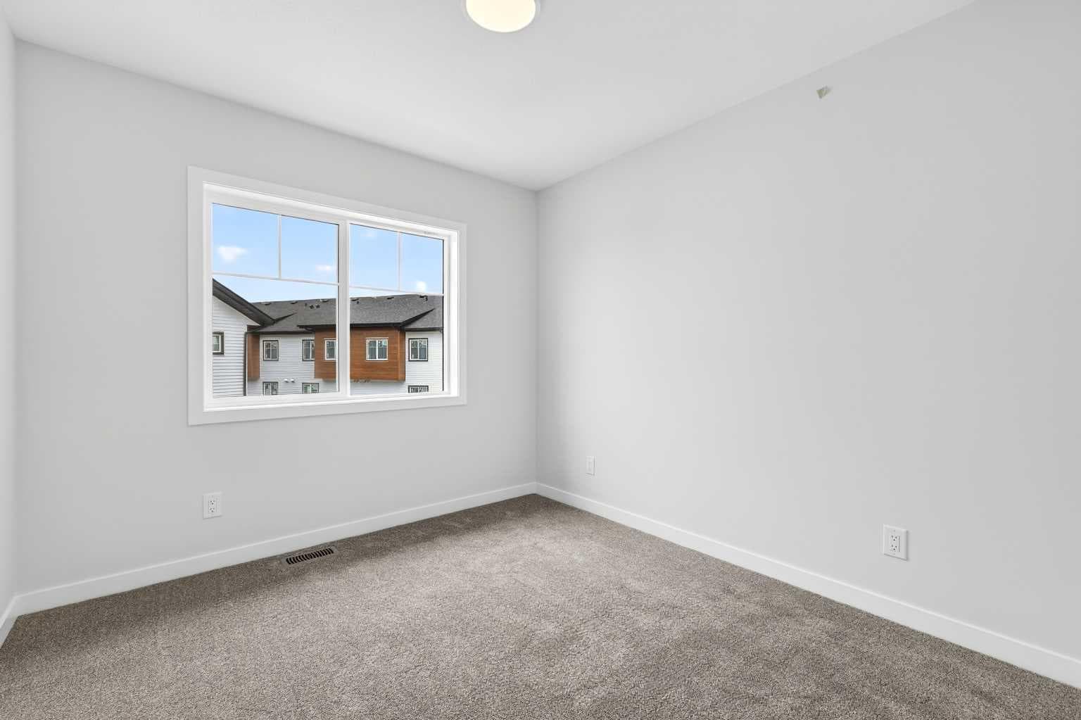 6 Hotchkiss Parade SE