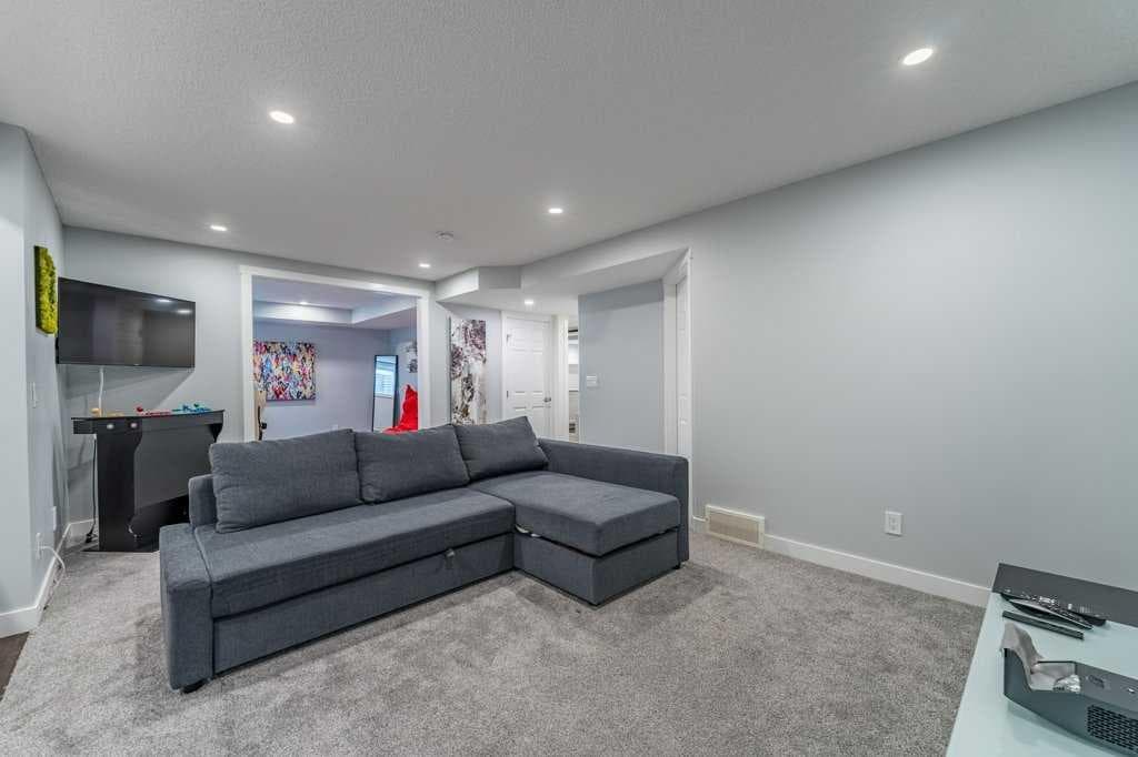 15 Windwood Grove SW