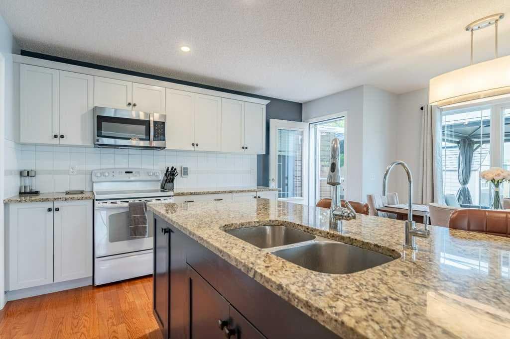 15 Windwood Grove SW