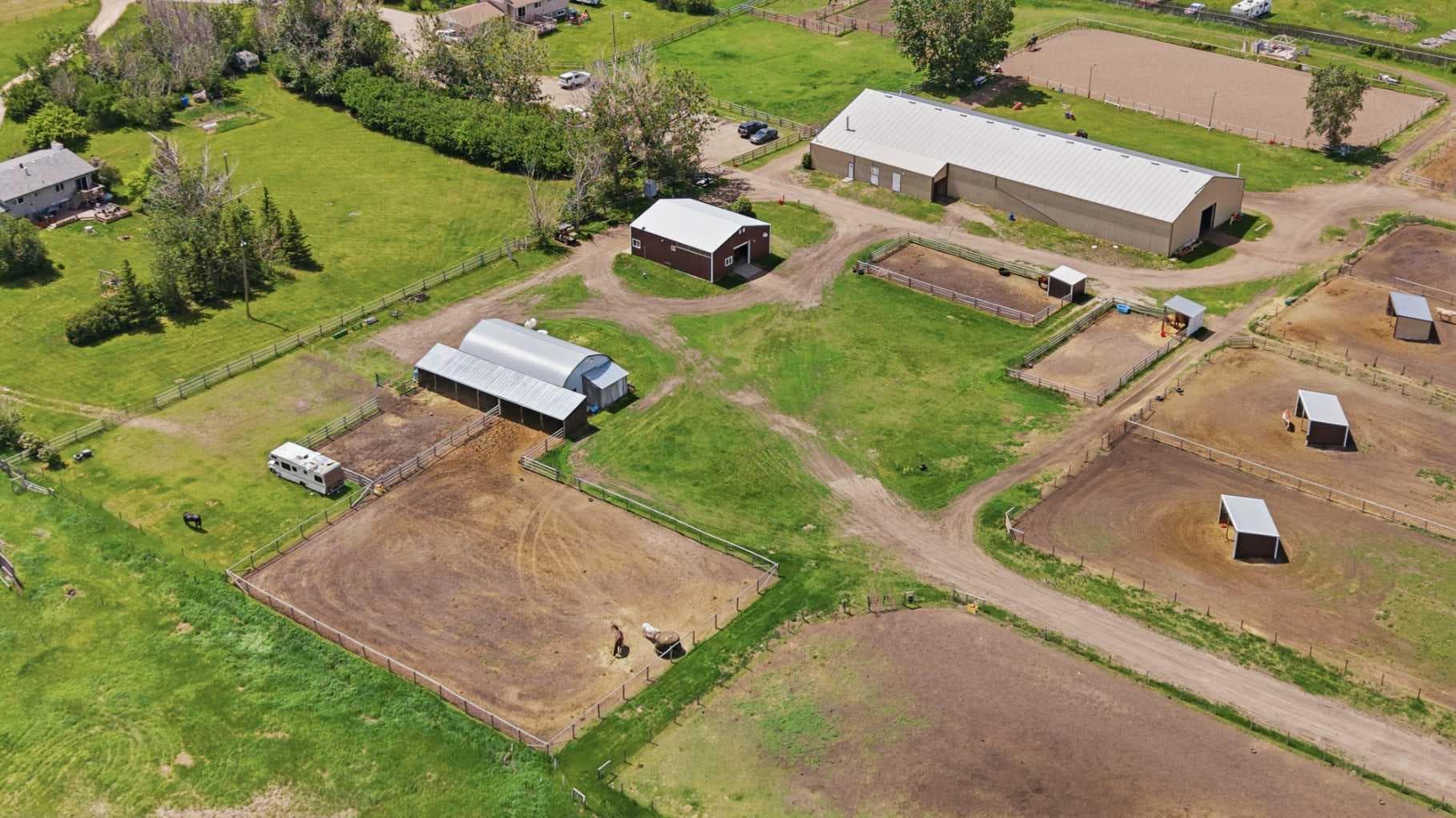 283080 & 283082 Township Road 254  