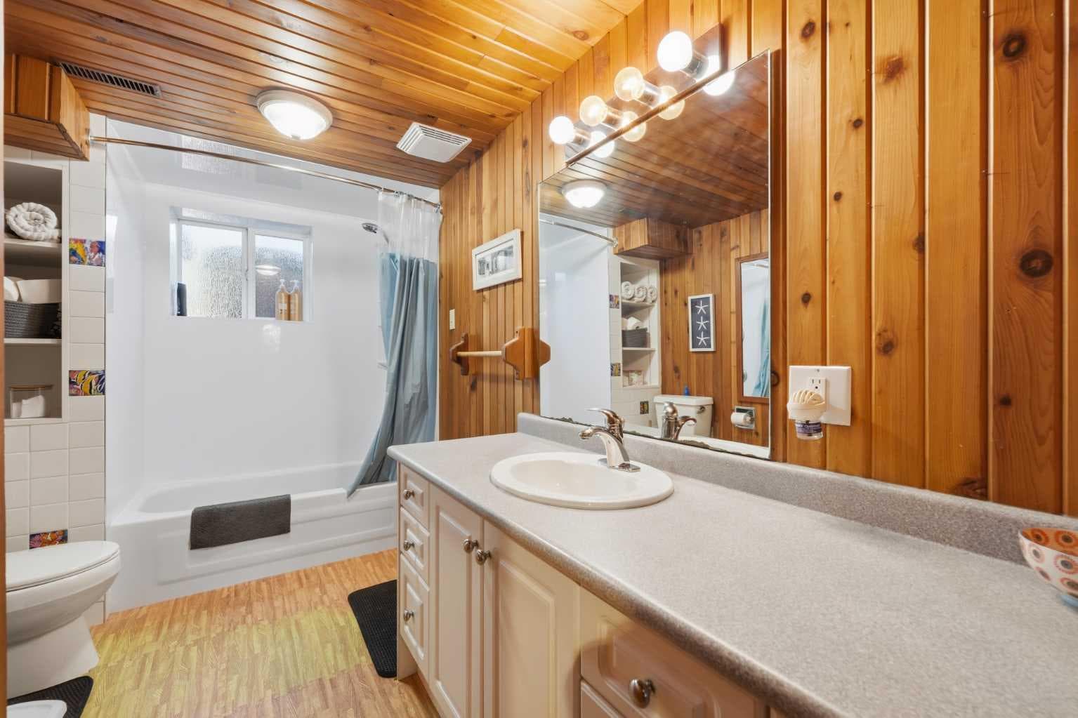 283080 & 283082 Township Road 254  