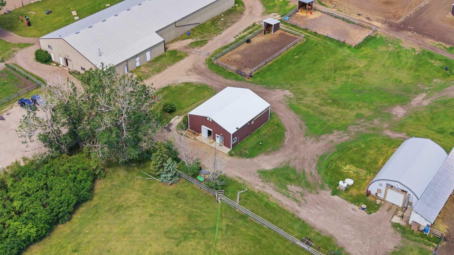 283080 & 283082 Township Road 254  
