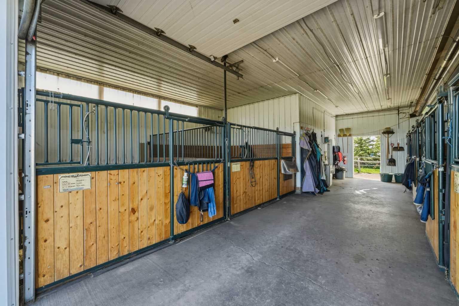283080 & 283082 Township Road 254  