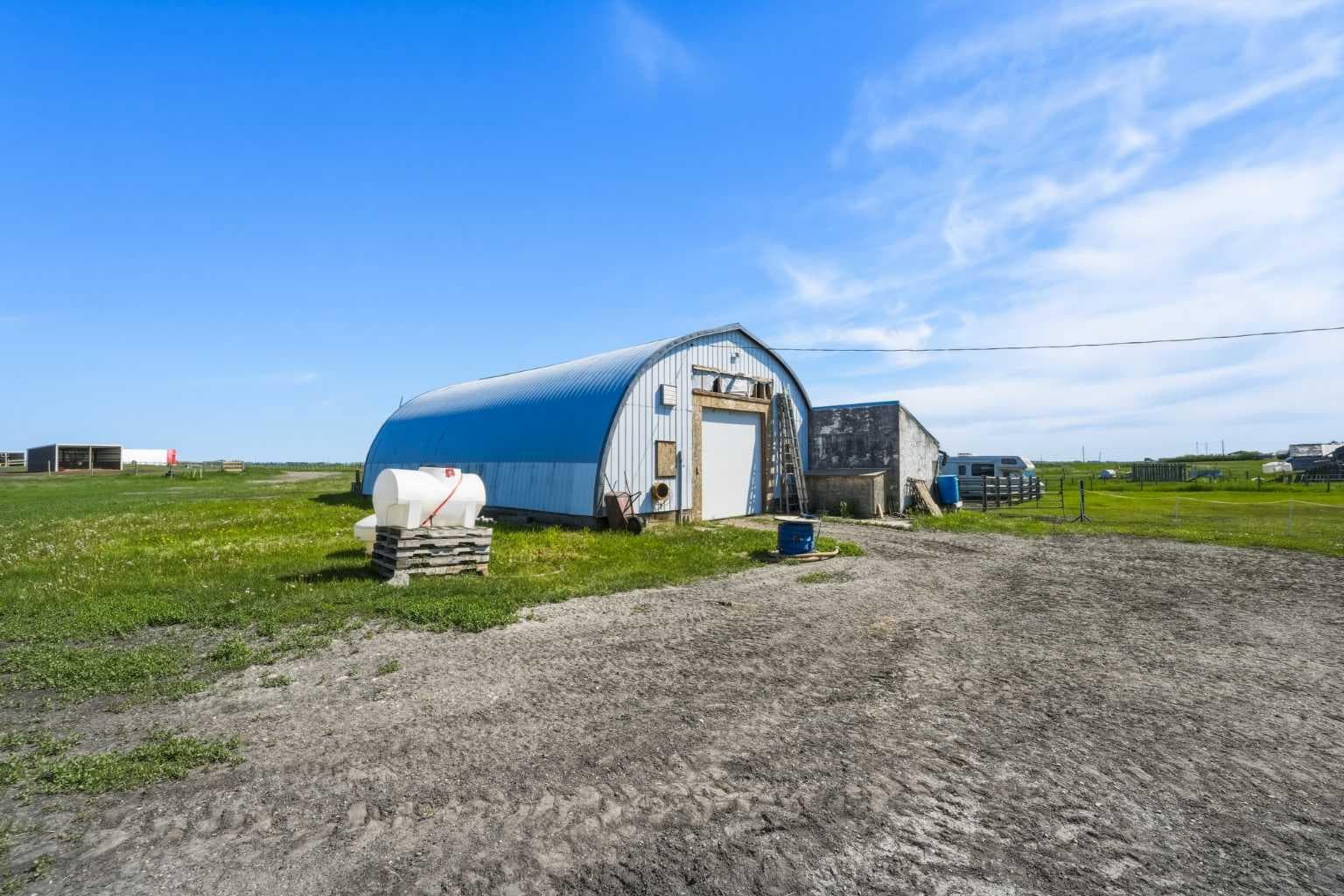 283080 & 283082 Township Road 254  