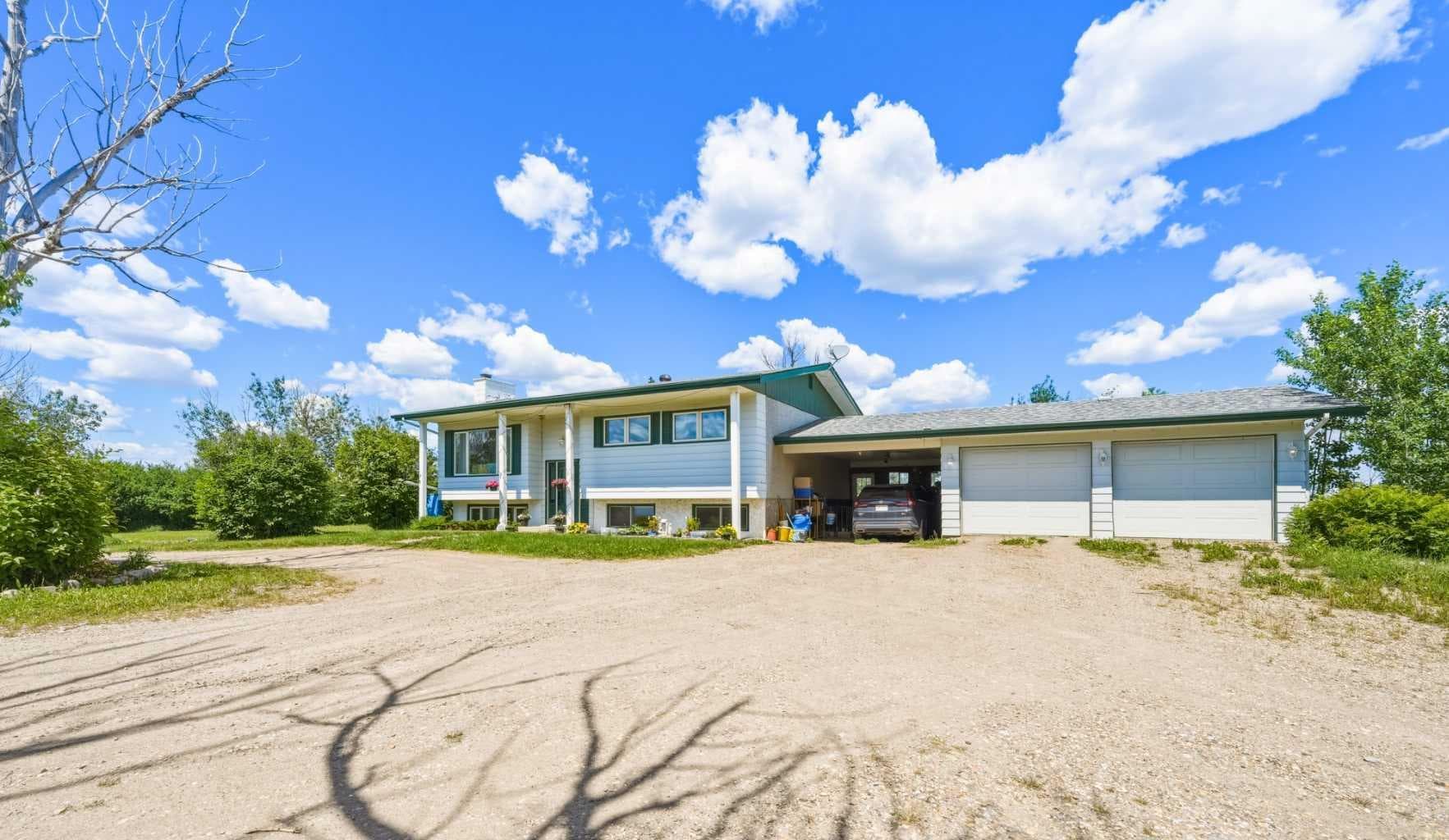 283080 & 283082 Township Road 254  