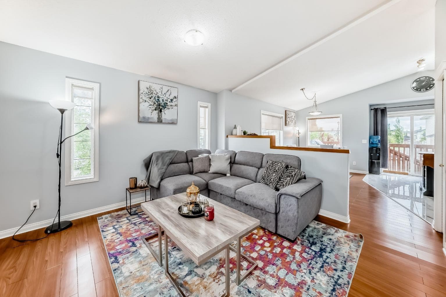 98 Canoe Square SW