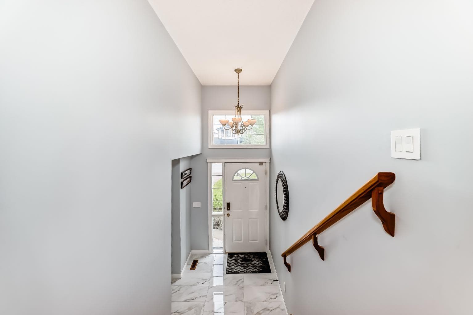 98 Canoe Square SW