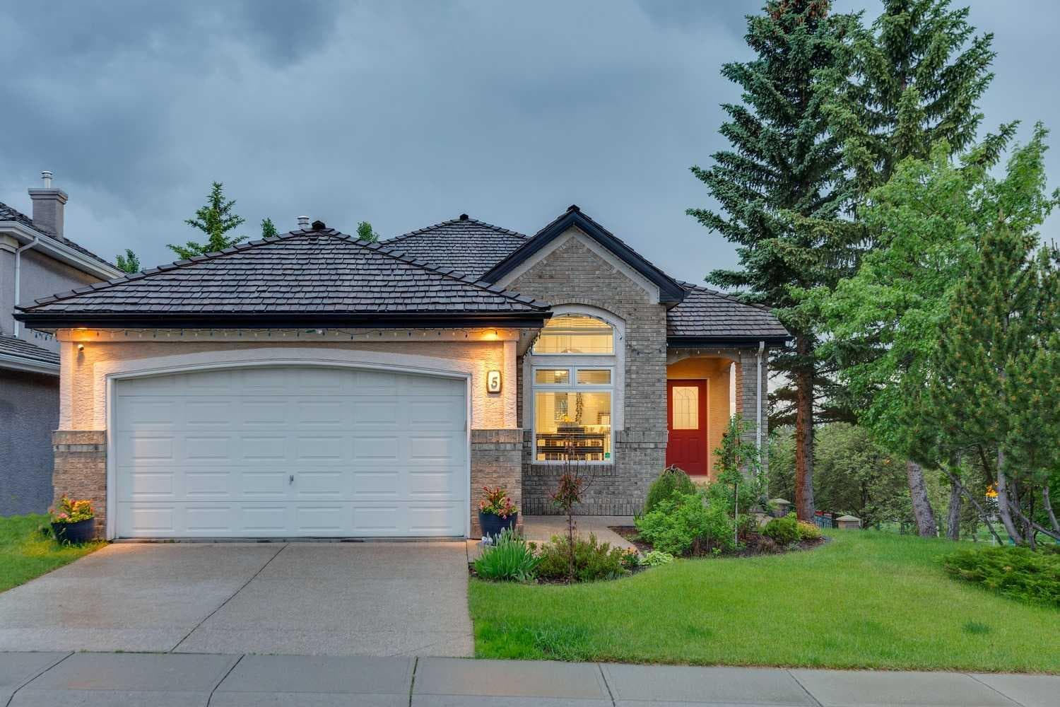 5 Royal Crest Terrace NW