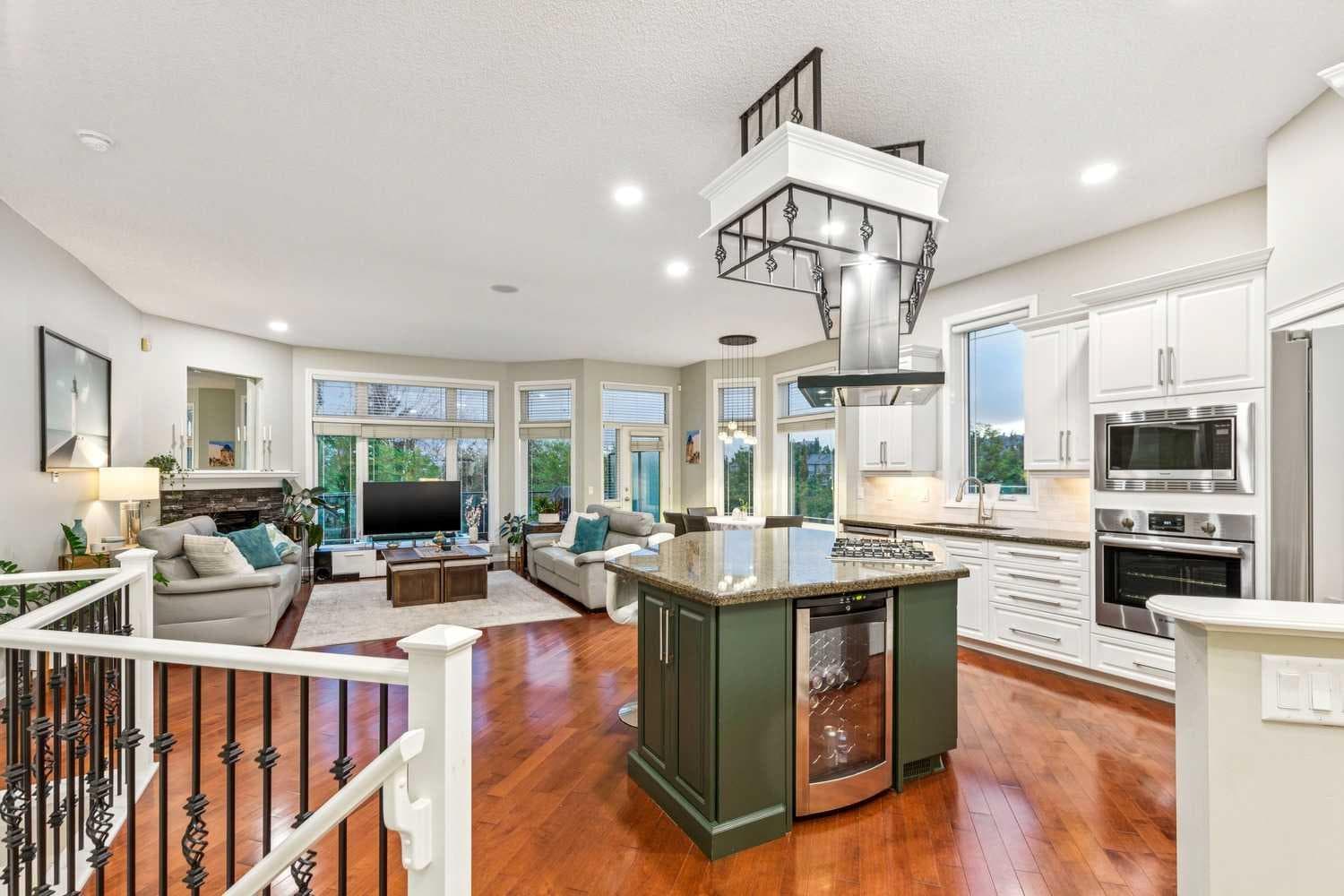 5 Royal Crest Terrace NW