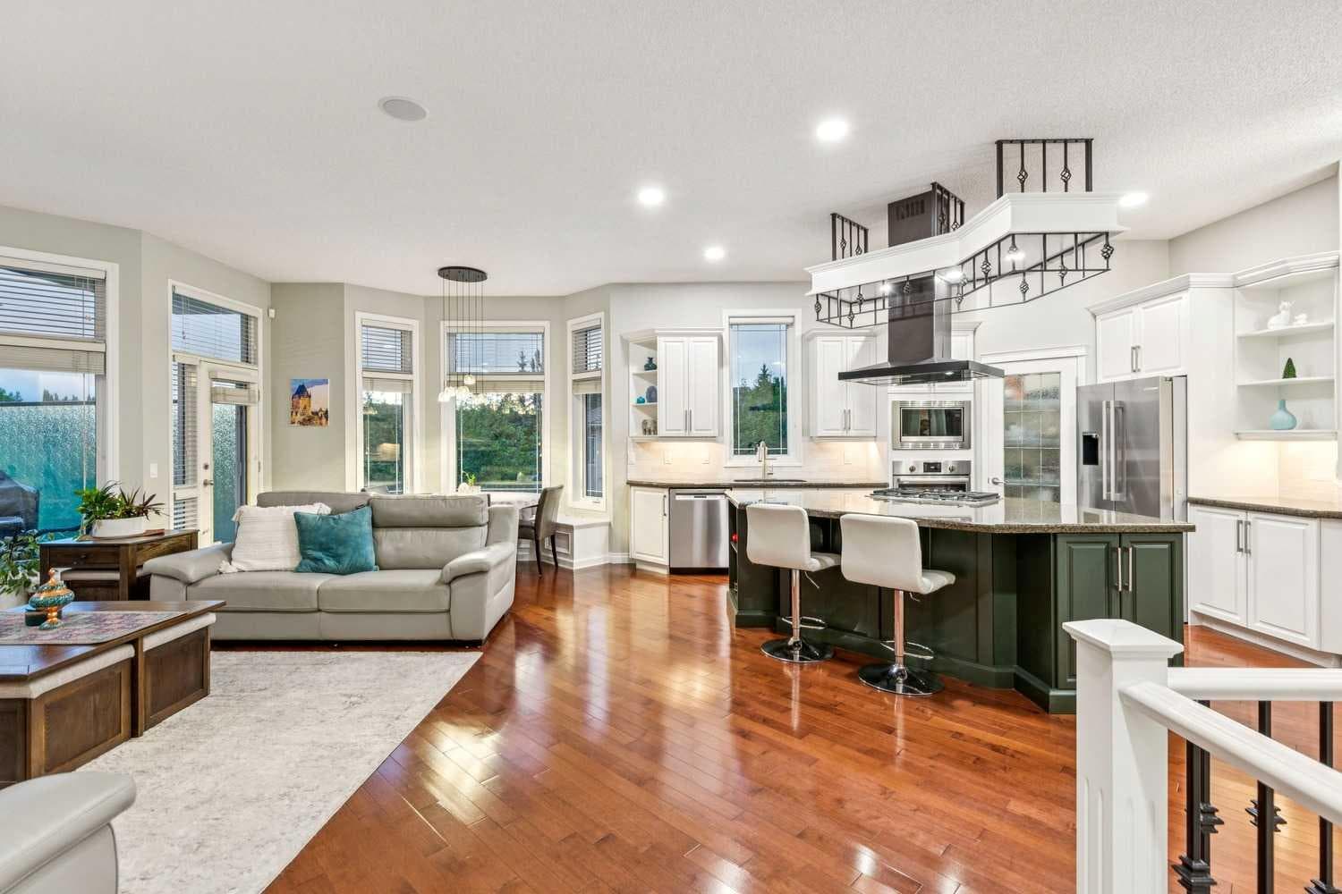 5 Royal Crest Terrace NW