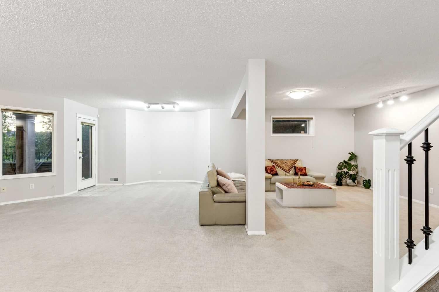 5 Royal Crest Terrace NW