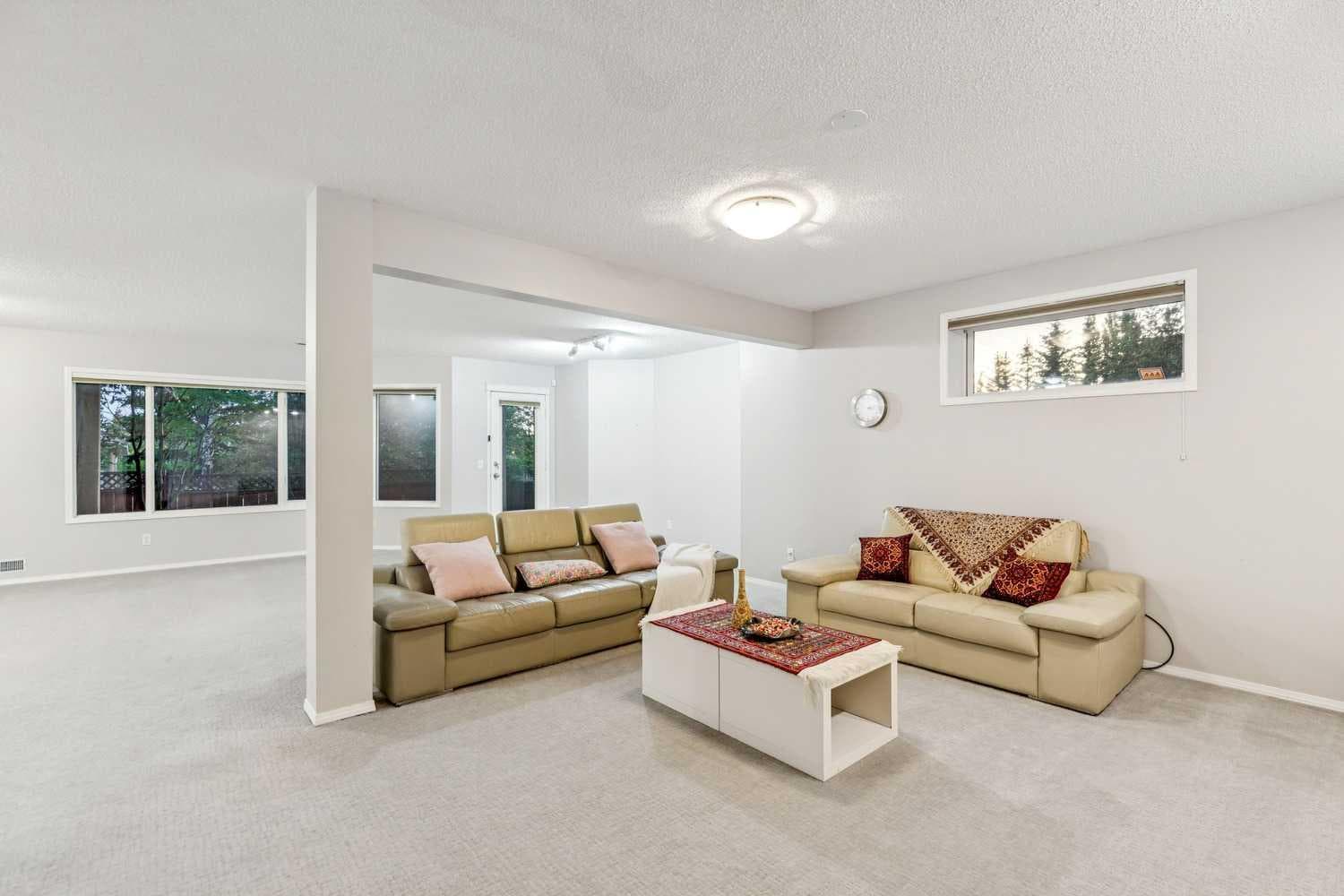 5 Royal Crest Terrace NW