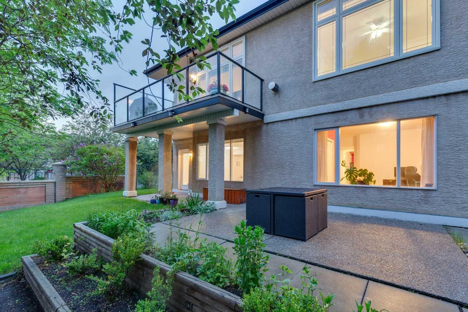 5 Royal Crest Terrace NW