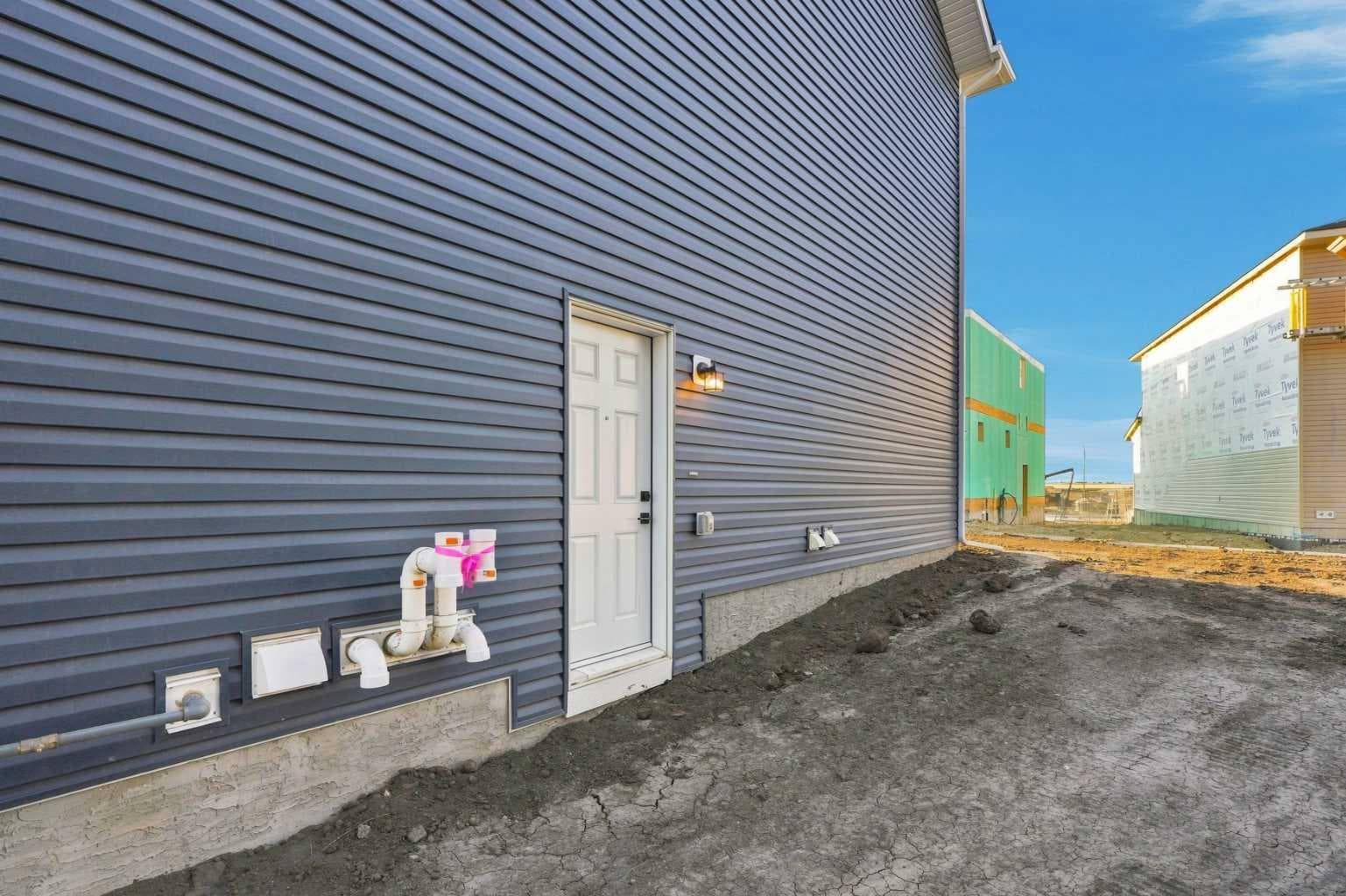 142 Carringwood Terrace NW