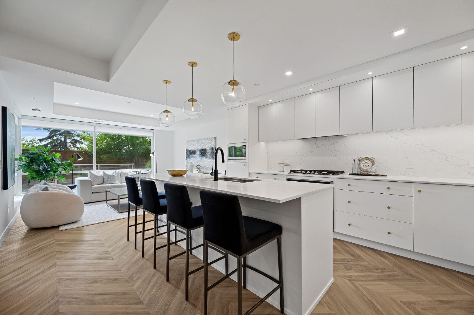 114, 8505 Broadcast Avenue SW