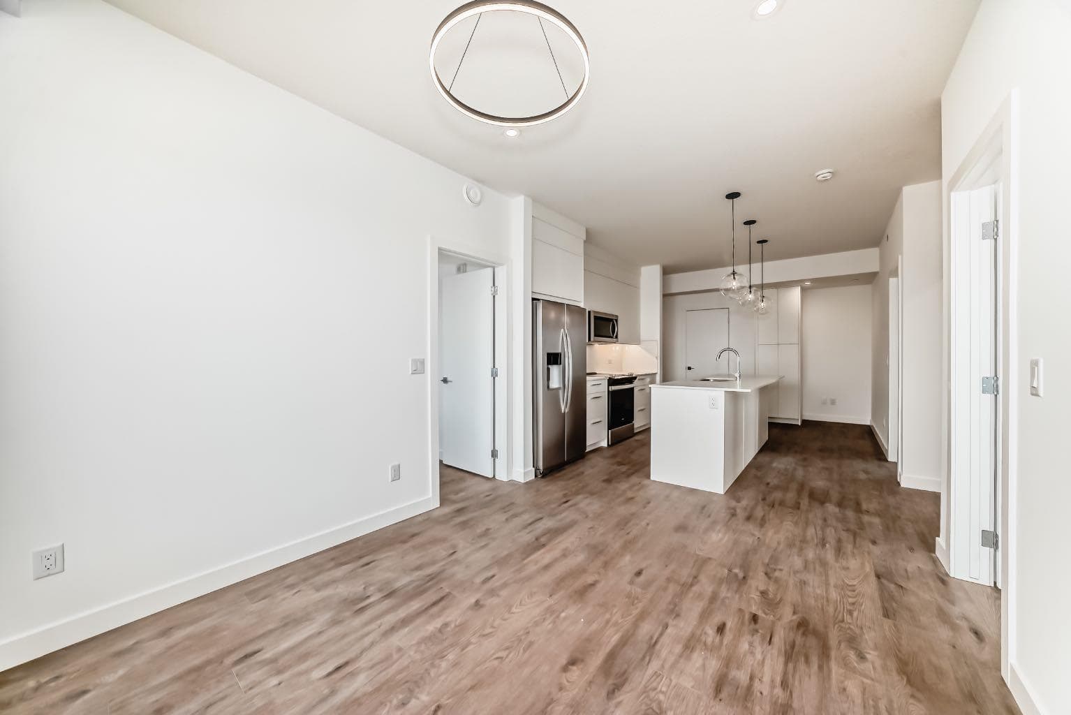2107, 63 Corner Glen Crescent NE