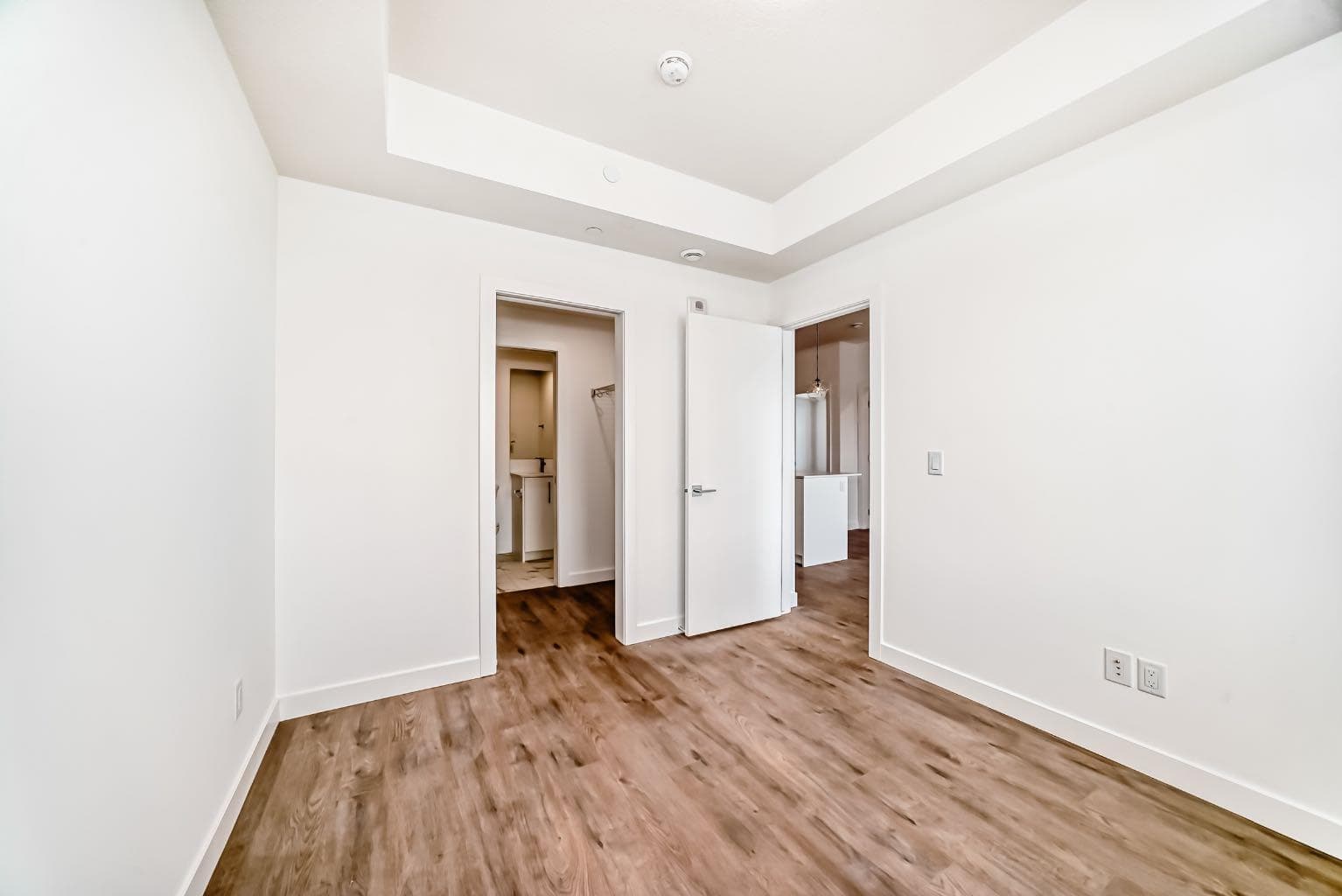 1519, 63 Corner Glen Crescent NE