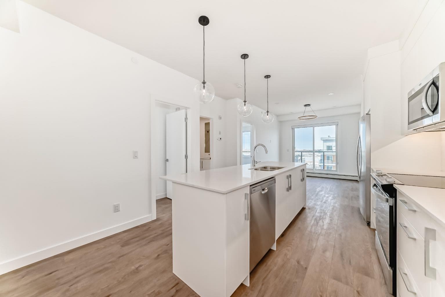 1519, 63 Corner Glen Crescent NE