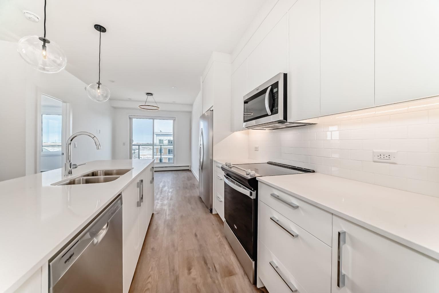 1519, 63 Corner Glen Crescent NE