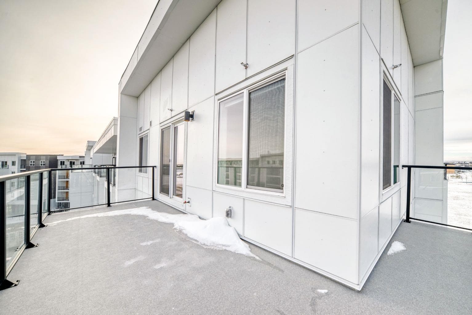 1519, 63 Corner Glen Crescent NE