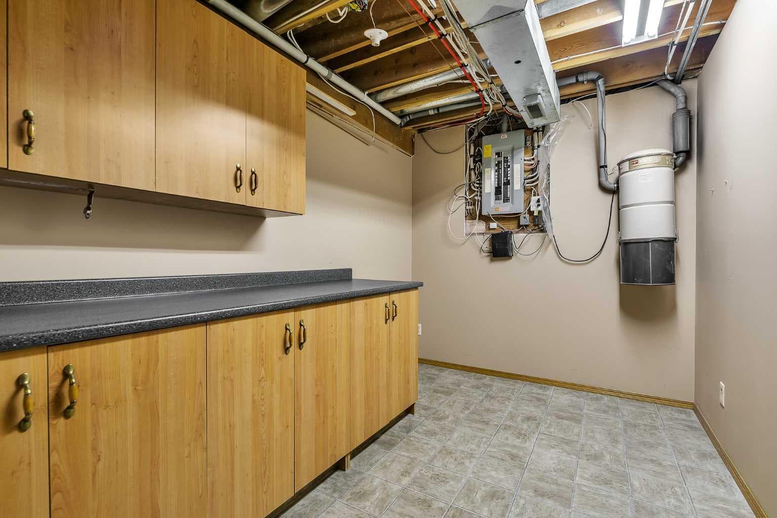 8 Edgepark Villas NW