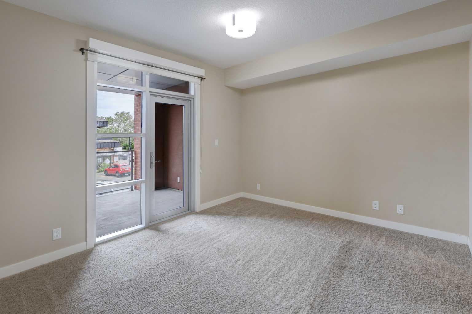 206, 16 Varsity Estates Circle NW