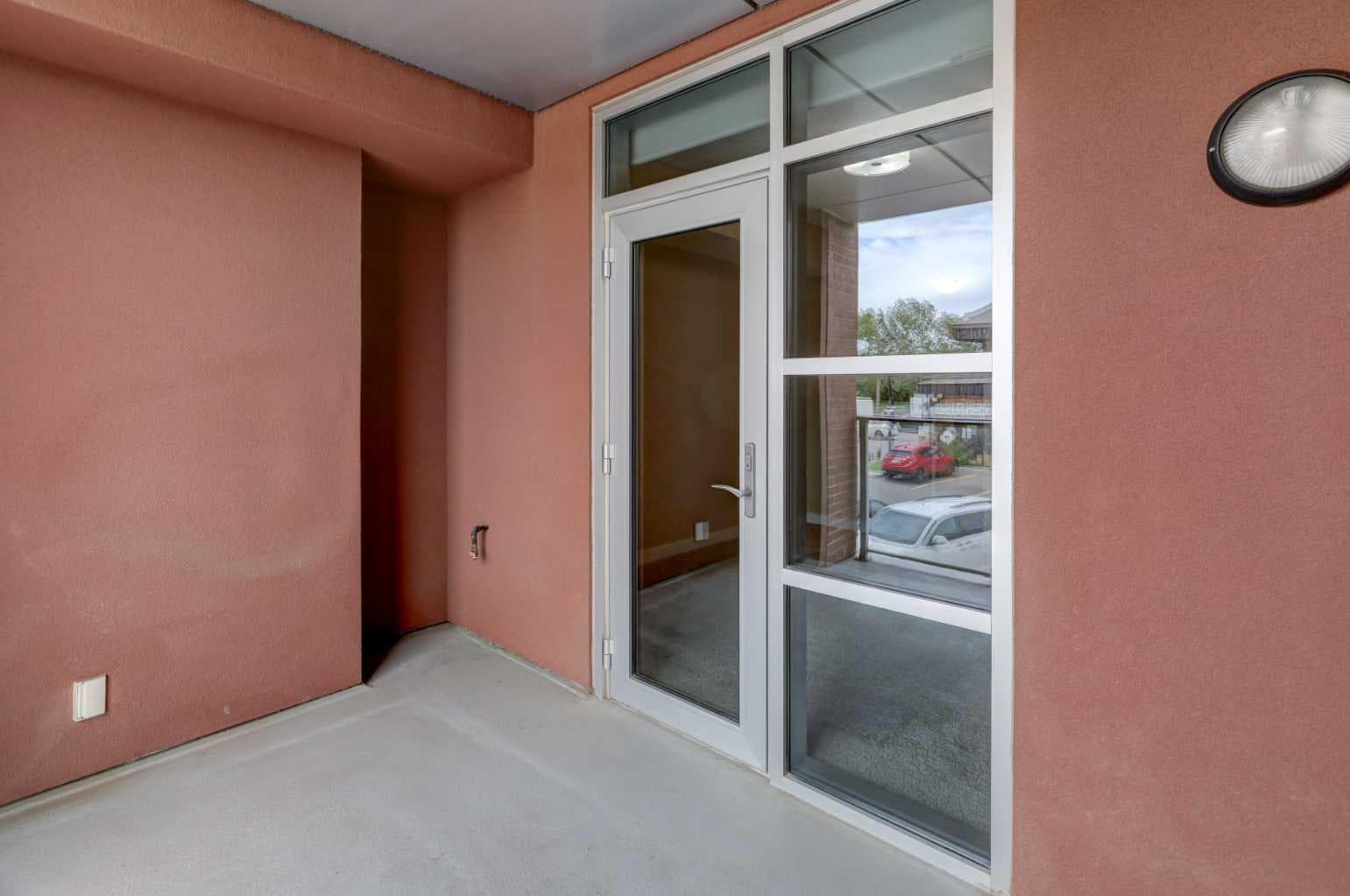 206, 16 Varsity Estates Circle NW