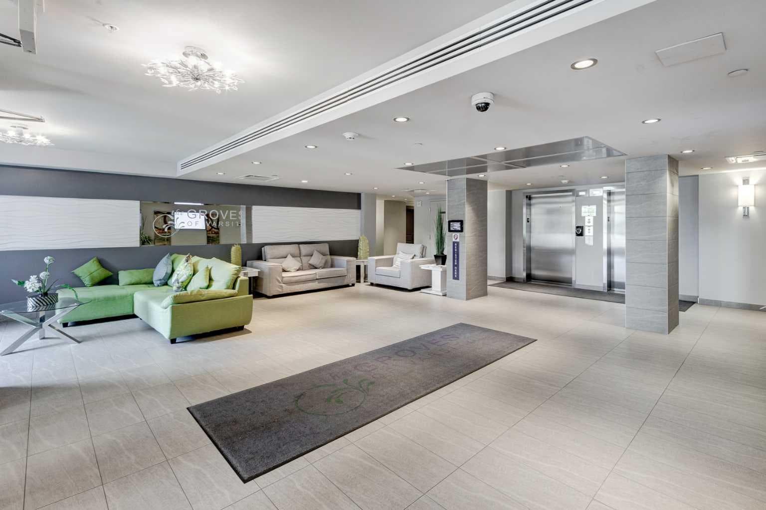 206, 16 Varsity Estates Circle NW