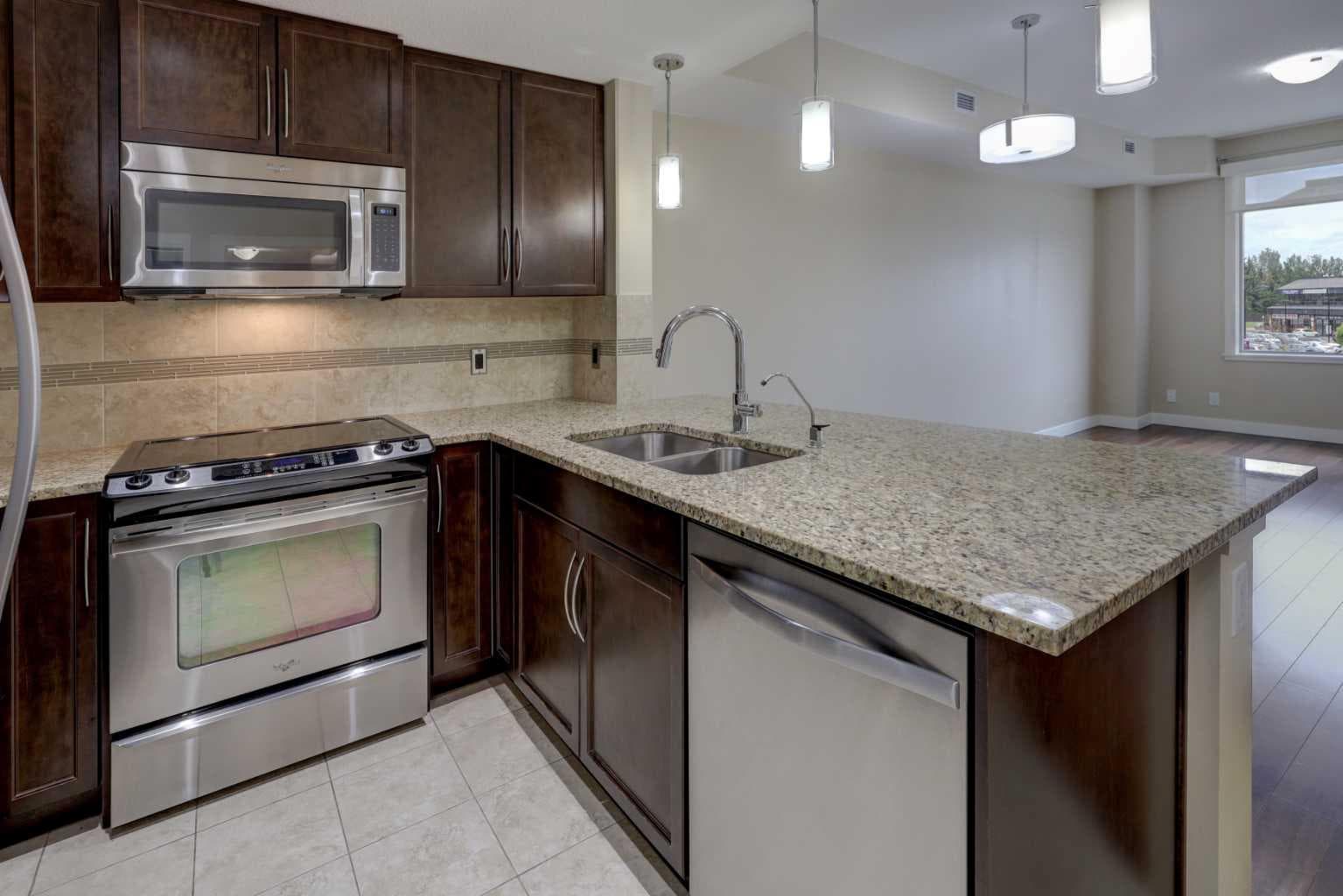 206, 16 Varsity Estates Circle NW
