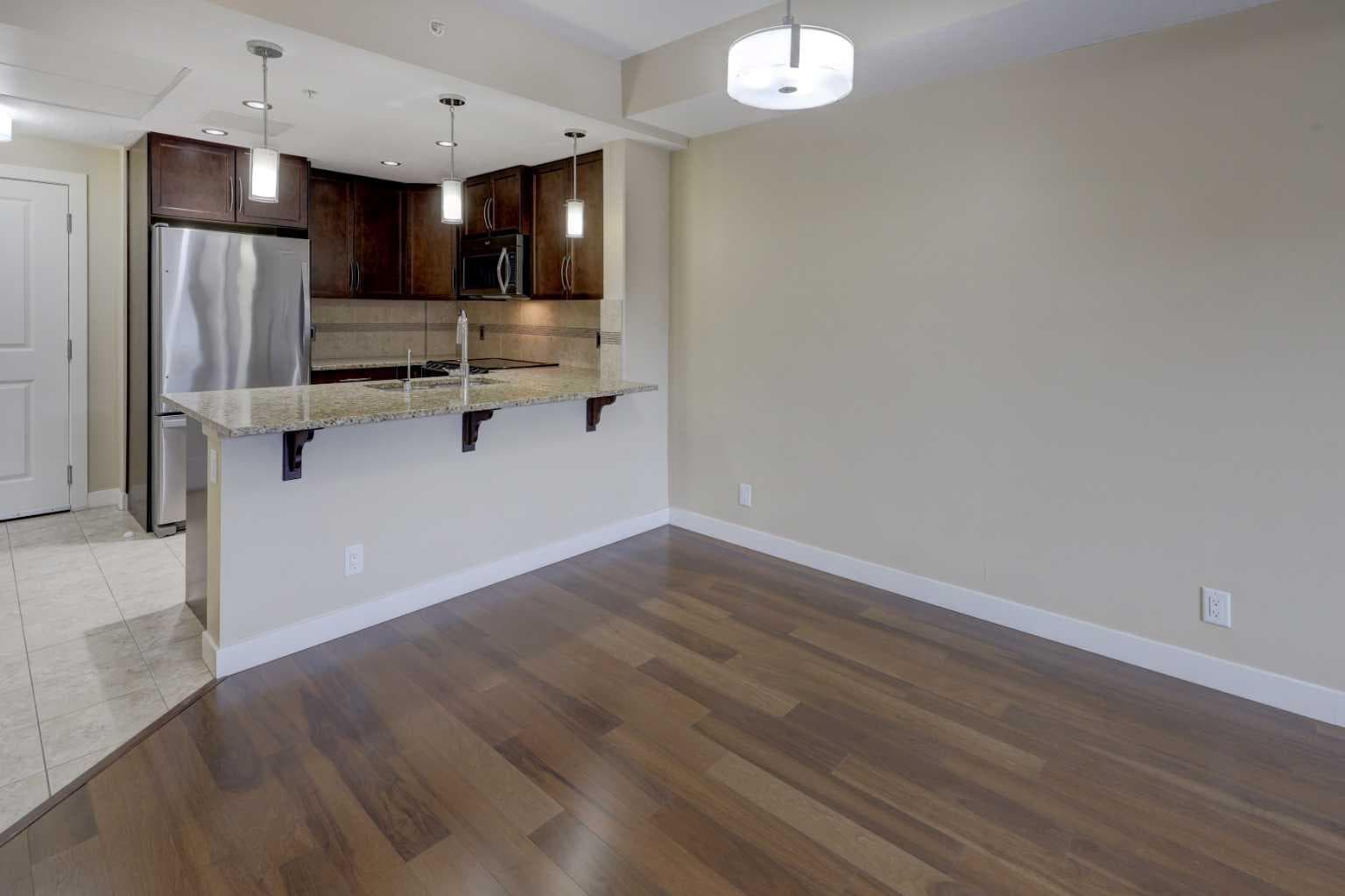 206, 16 Varsity Estates Circle NW
