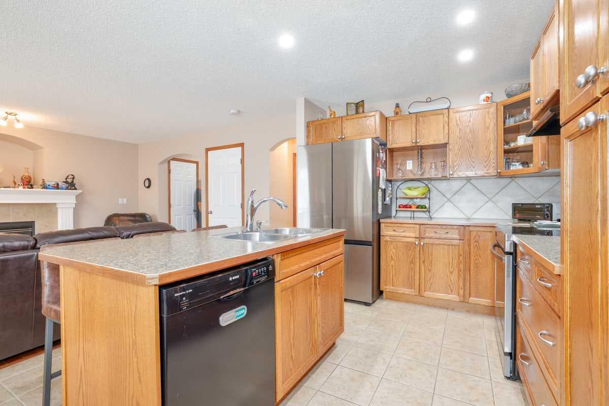 42 Royal Birch Landing NW