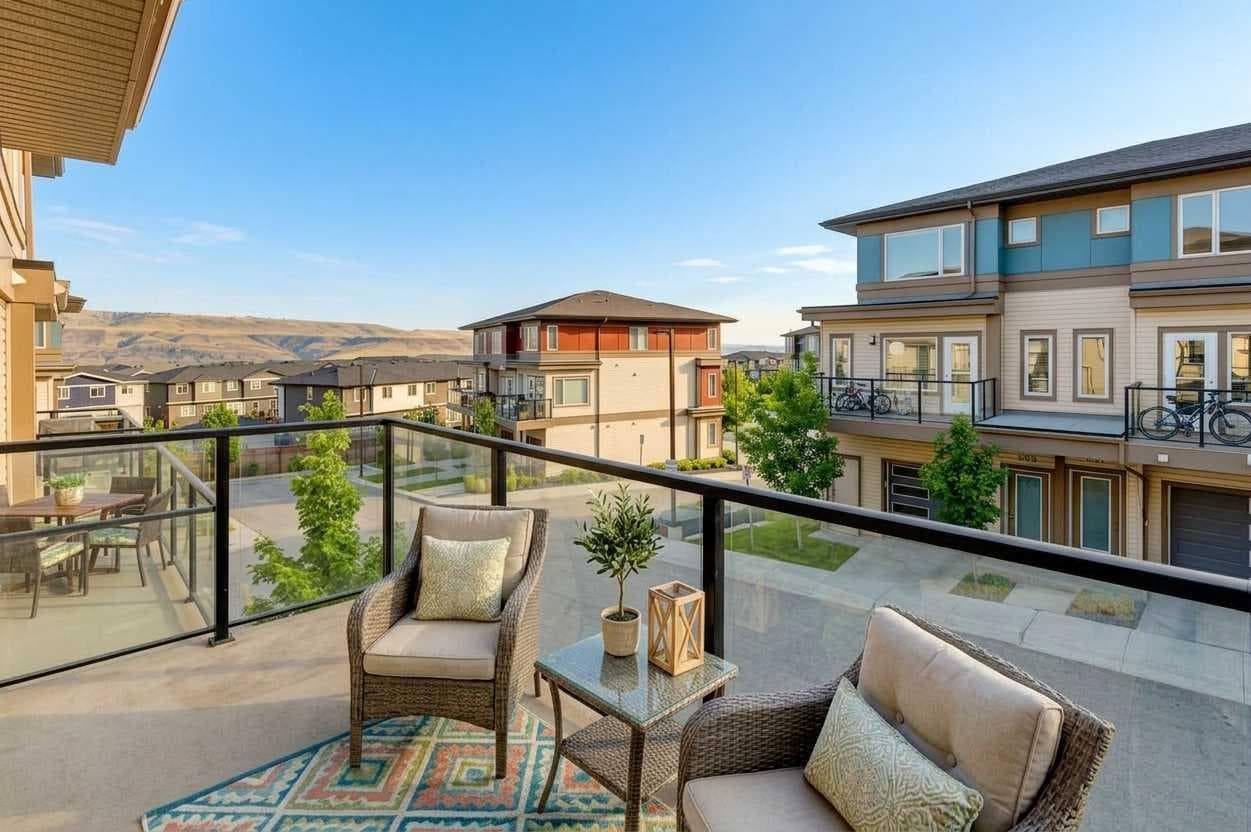 500, 501 River Heights Drive 