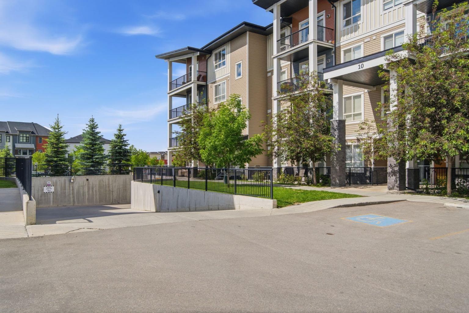 419, 10 Walgrove Walk SE