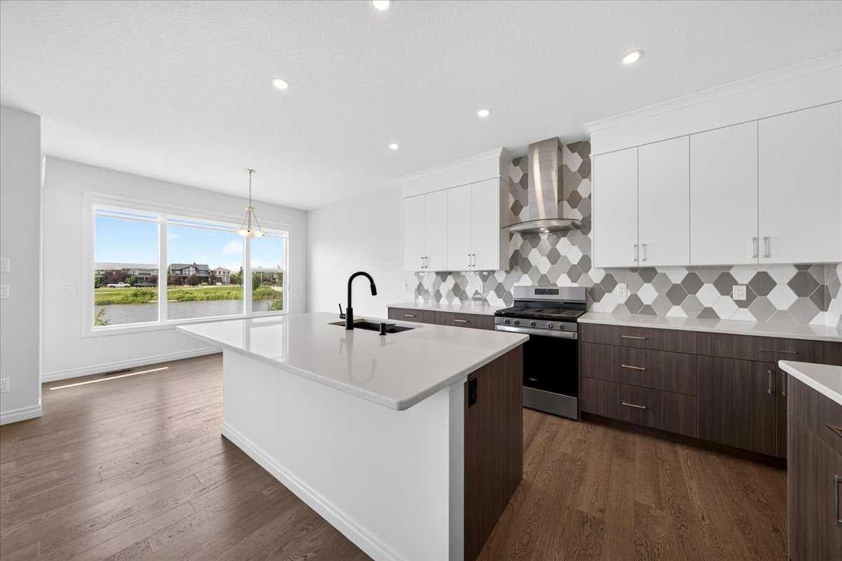 75 Midgrove Drive SW
