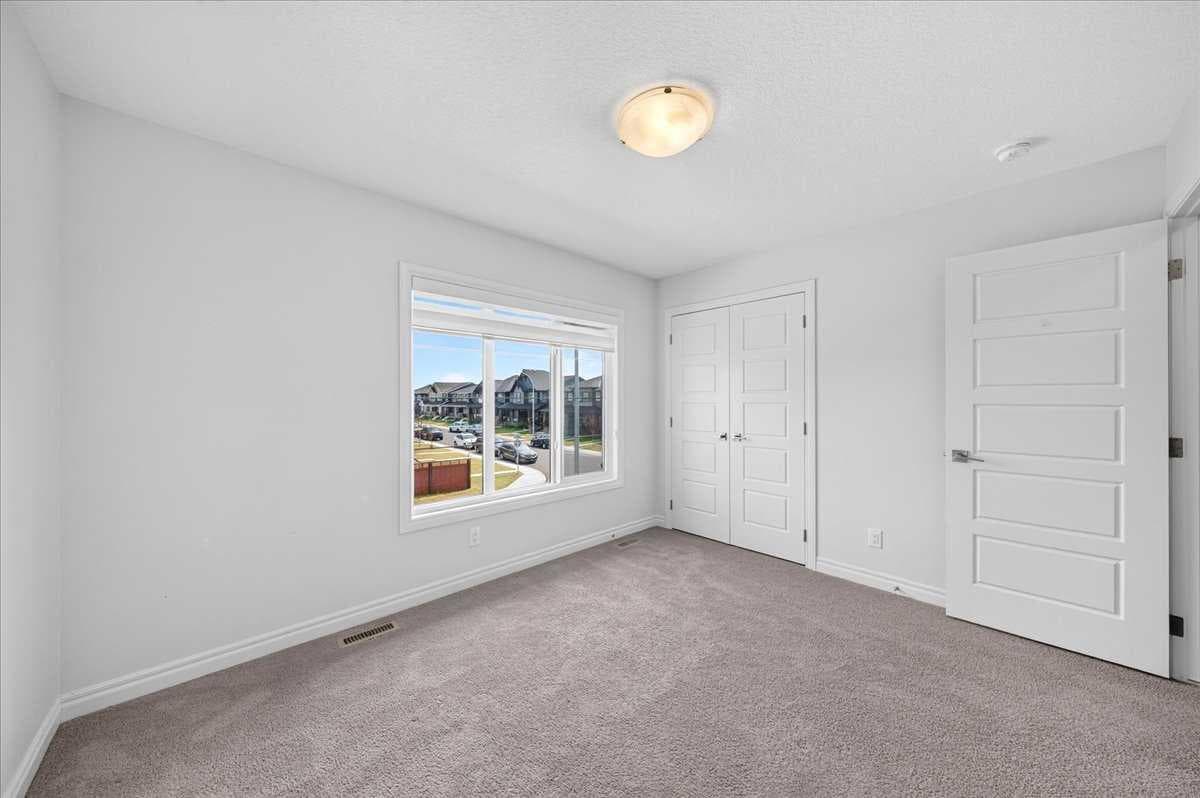 75 Midgrove Drive SW