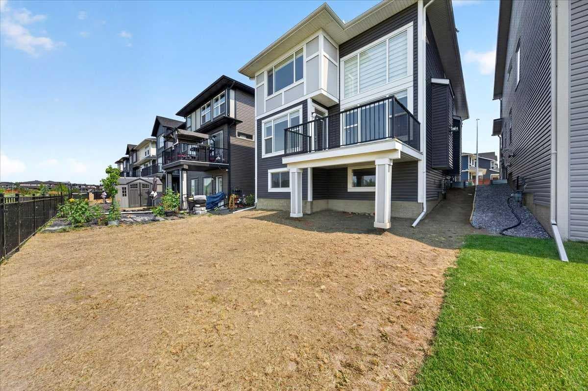 75 Midgrove Drive SW