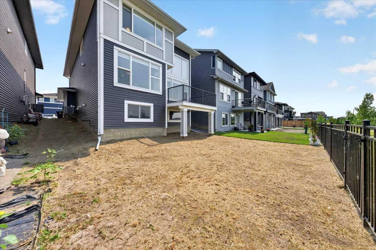 75 Midgrove Drive SW