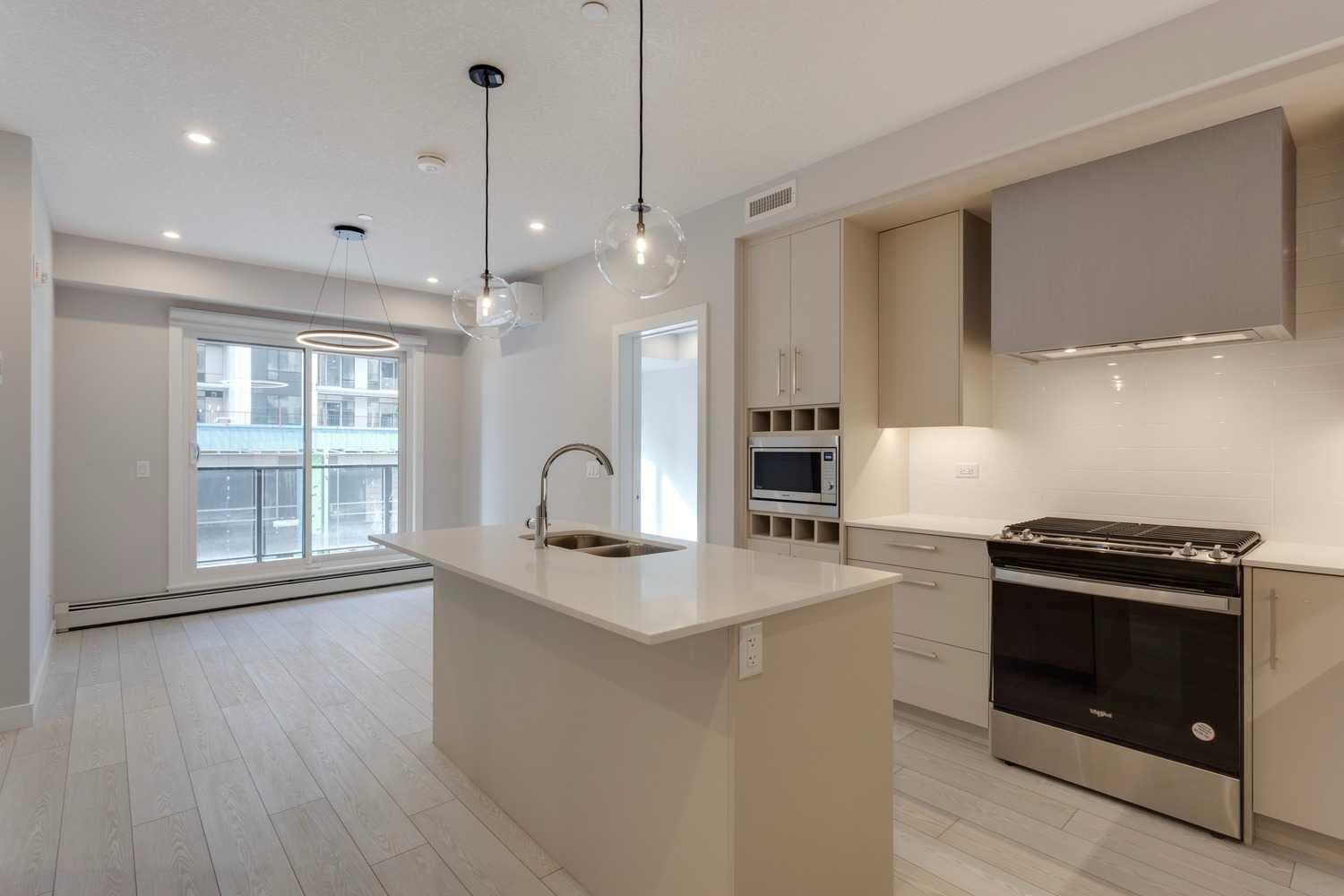 206, 8370 Broadcast Avenue SW
