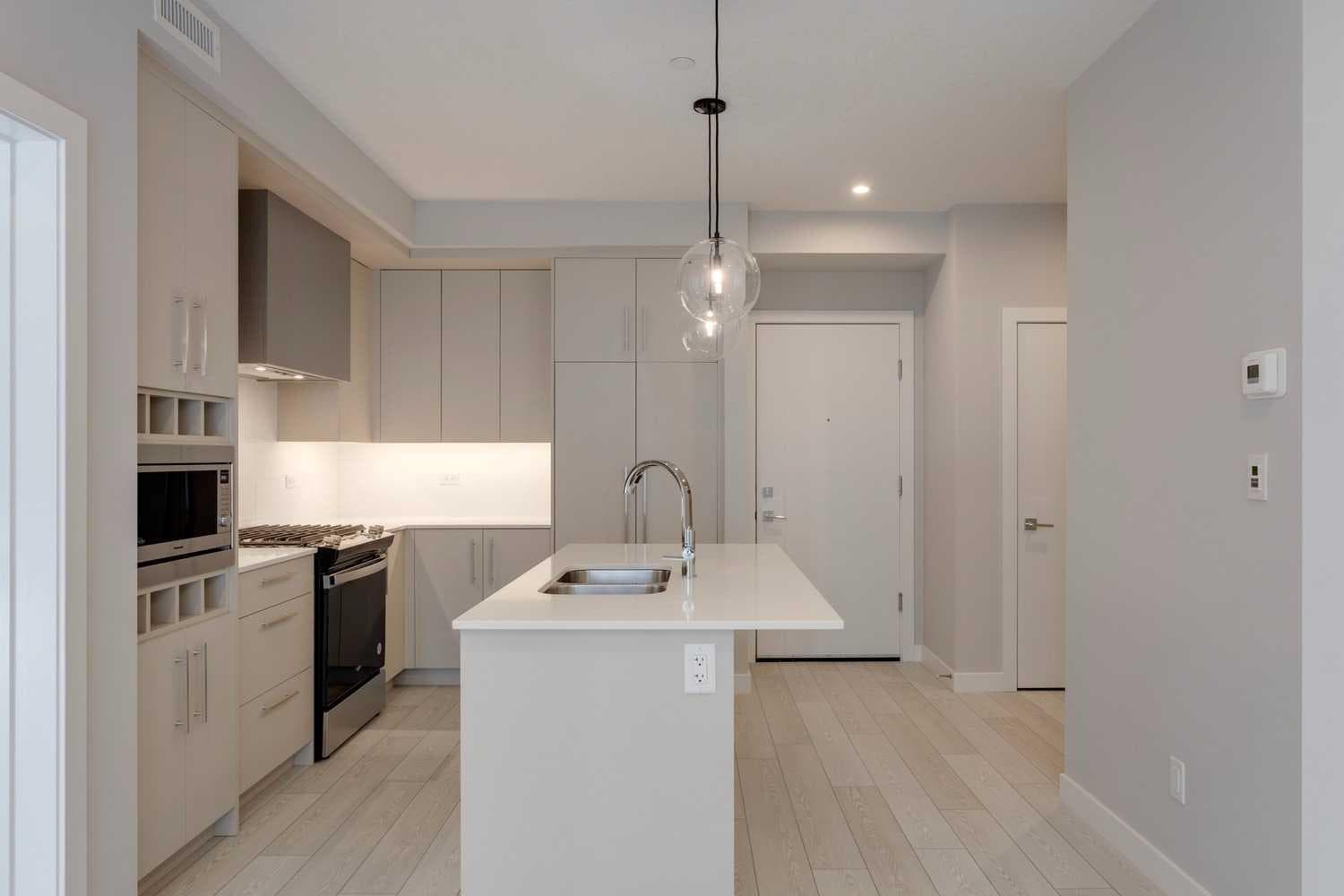 206, 8370 Broadcast Avenue SW