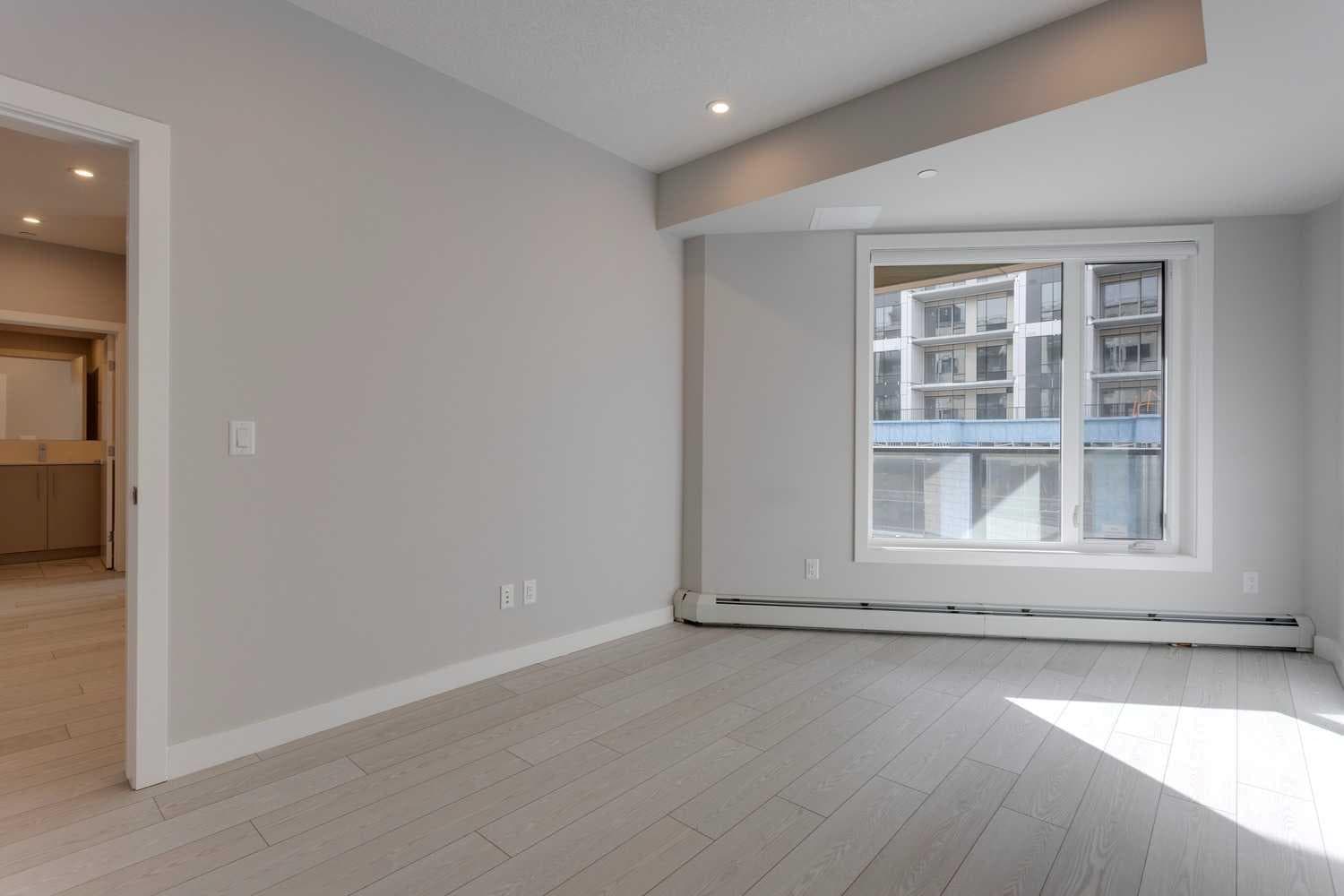 206, 8370 Broadcast Avenue SW