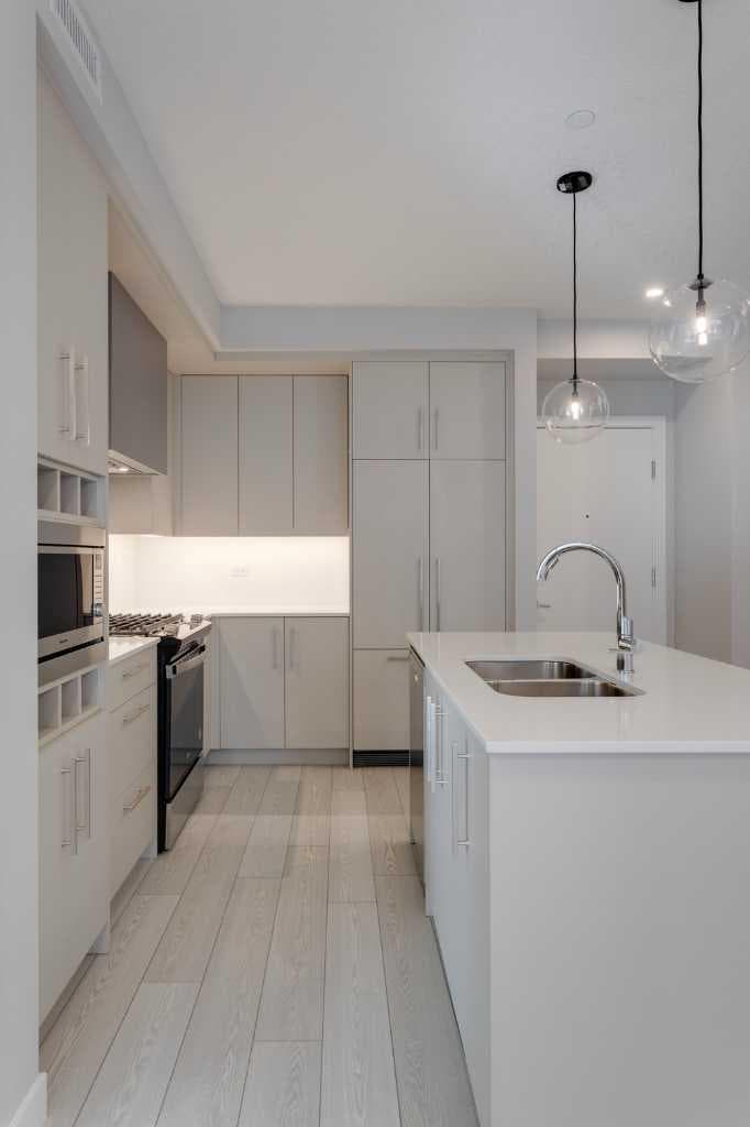 206, 8370 Broadcast Avenue SW