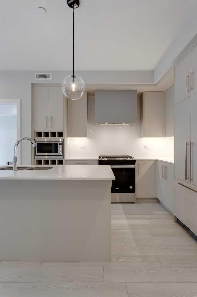206, 8370 Broadcast Avenue SW