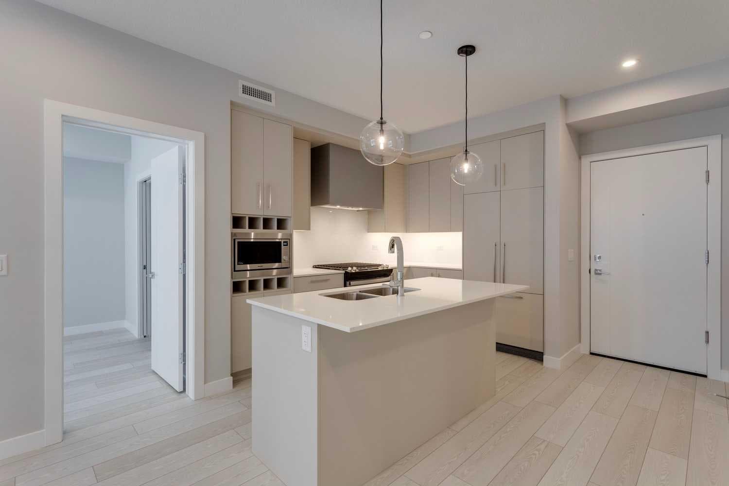 206, 8370 Broadcast Avenue SW