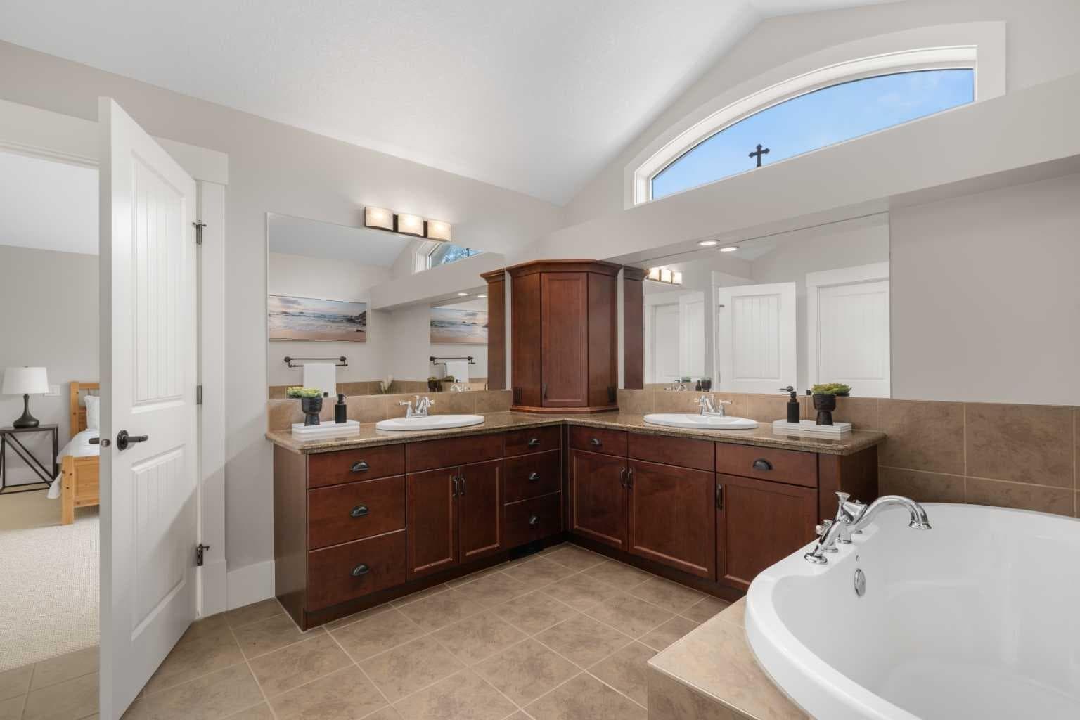11 Aspen Cliff Place SW