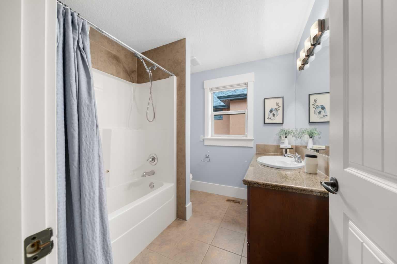 11 Aspen Cliff Place SW