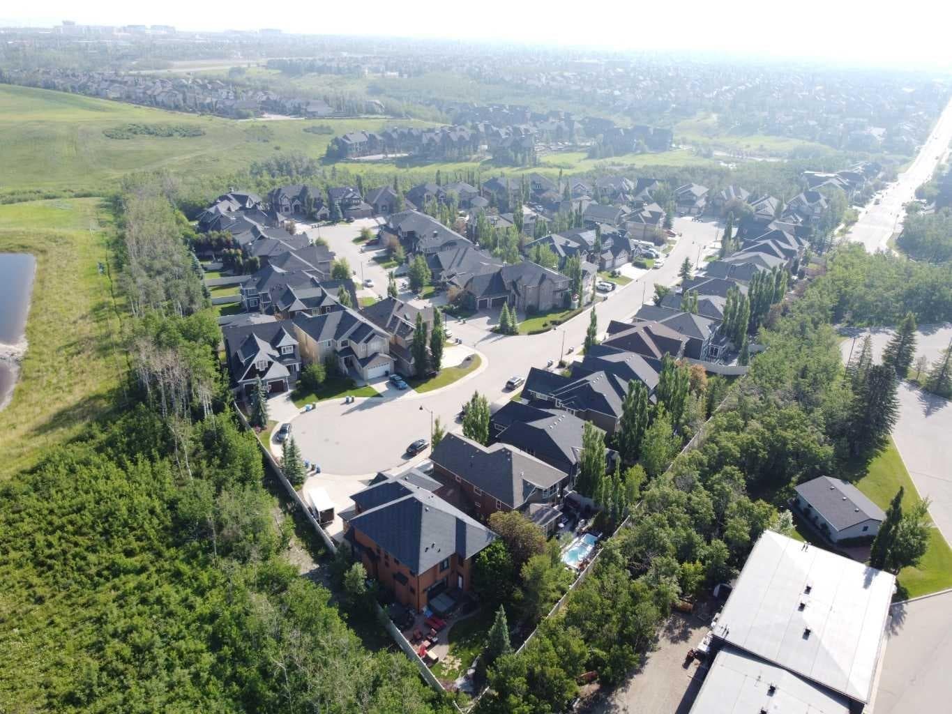11 Aspen Cliff Place SW